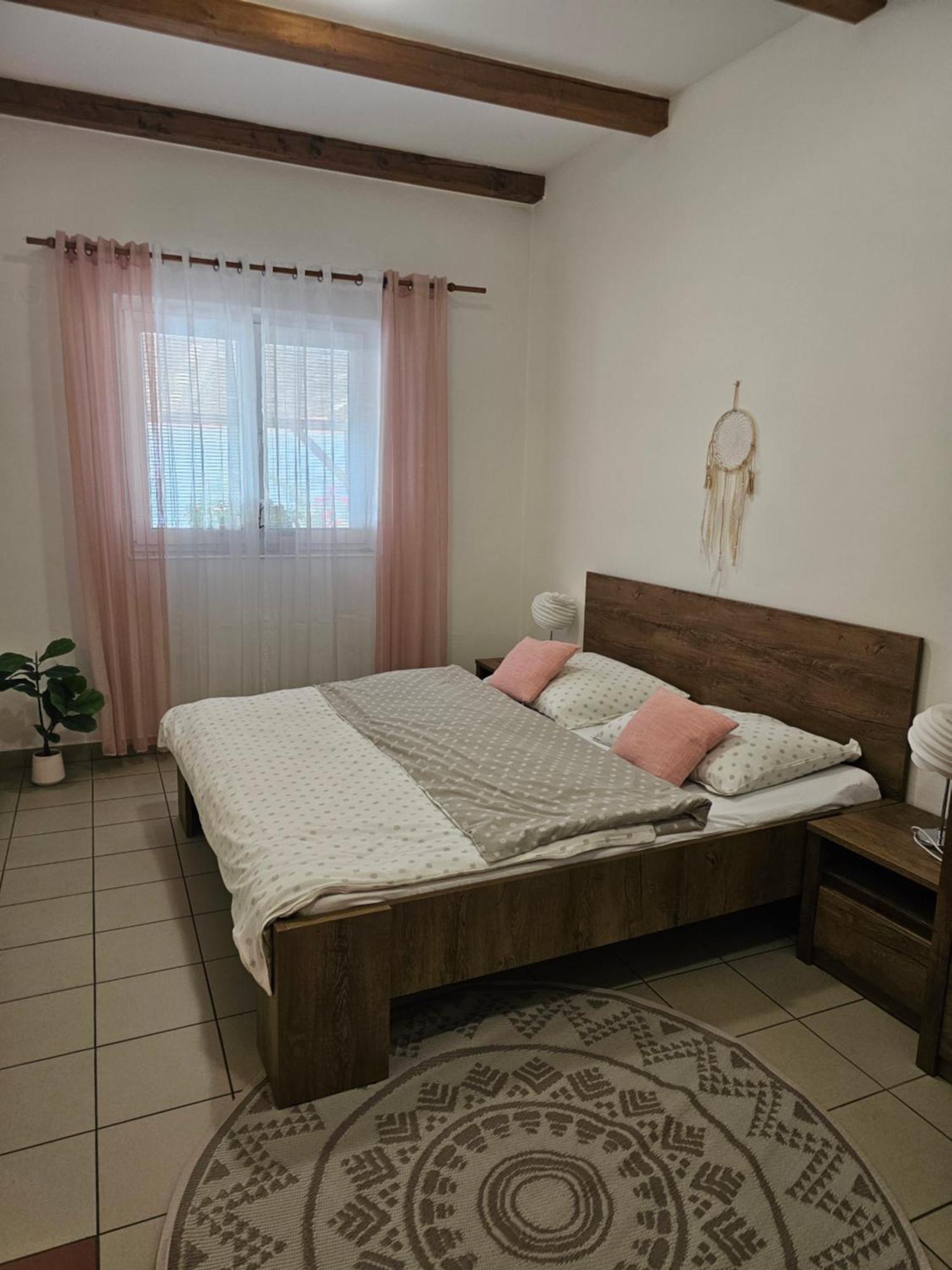 Apartman U Sudu Kobylí Exterior foto