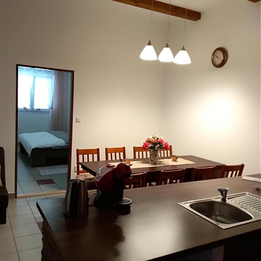 Apartman U Sudu Kobylí Exterior foto